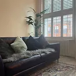 Luxury Apartment Opposite The Shambles