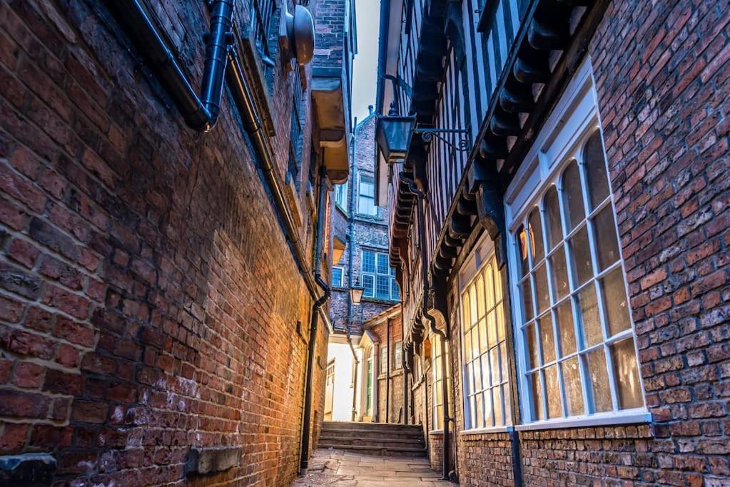 Luxury Opposite The Shambles